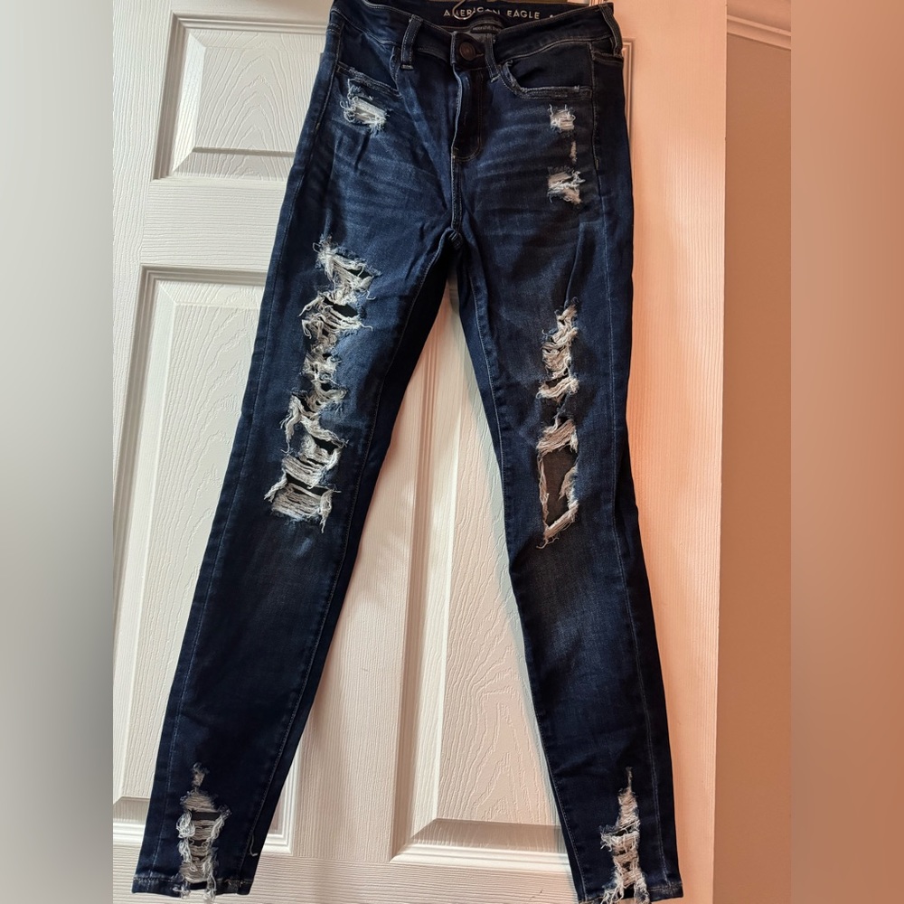 American Eagle hi-rise jegging distressed jeans